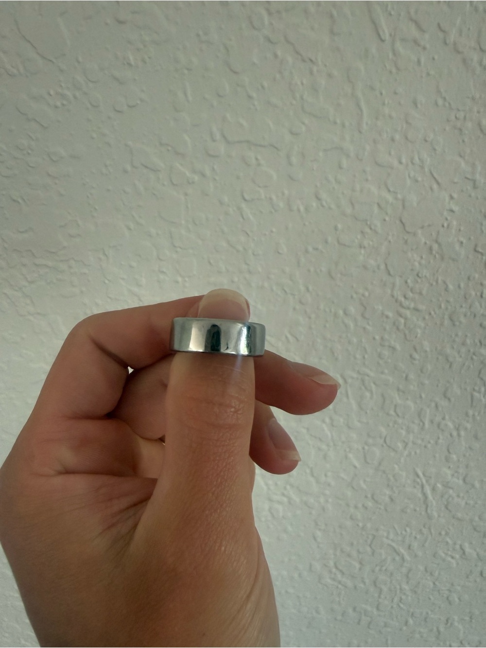 Oura Ring 4 - Silver - Size 7 - Sleep, Activity, Women’s Health, AI Advisor - Picture 5 of 7